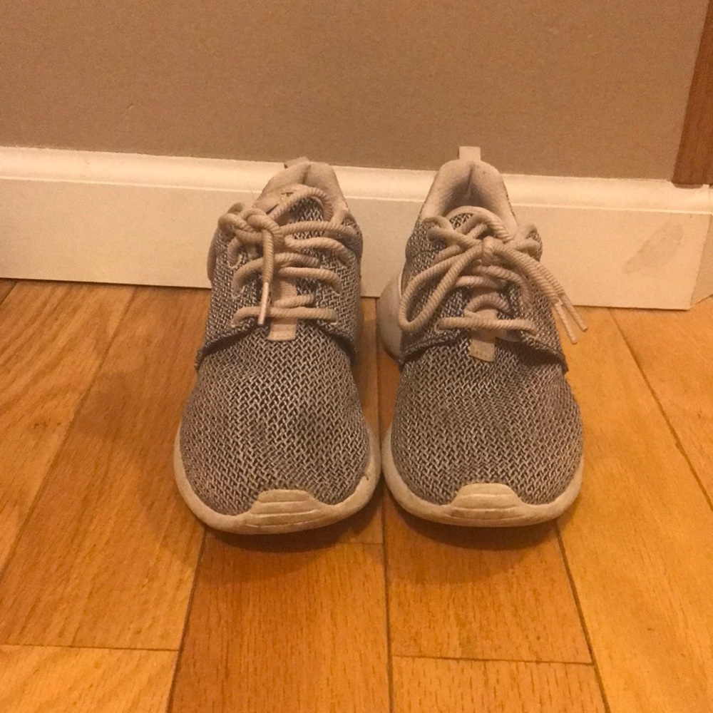 Nike girls snekers